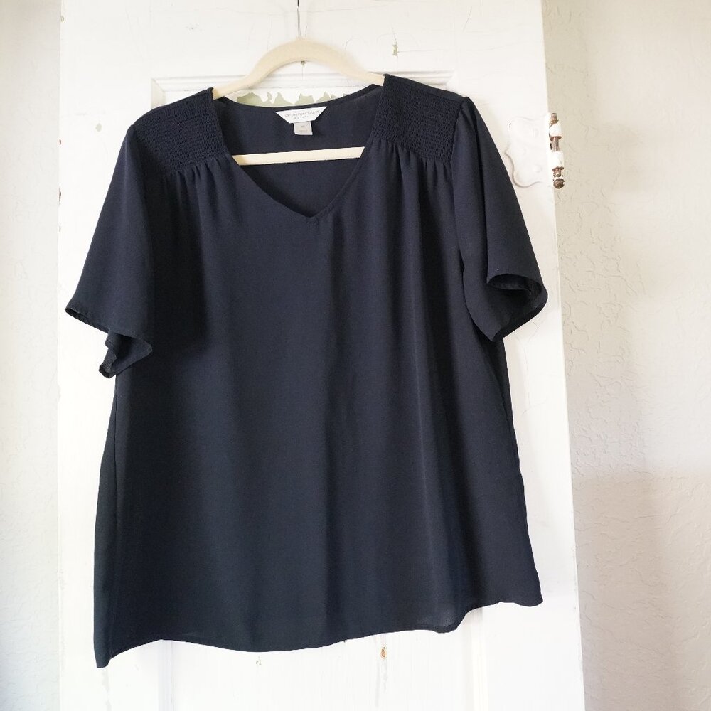 Christophor‎ and Banks Large Petite V Neck Blouse